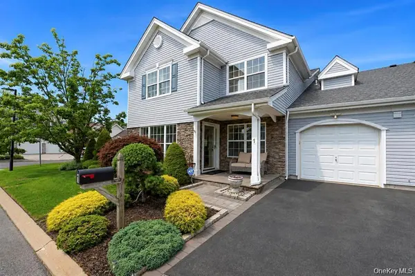 1 Jennifer LN, Middle Island, NY 11953