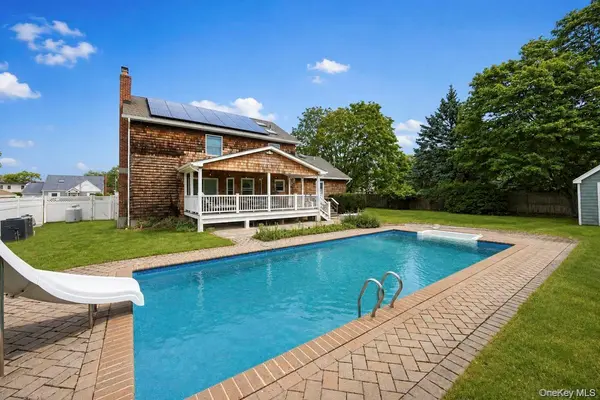 36 George ST, Sayville, NY 11782
