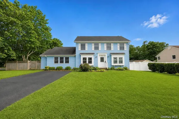 36 George ST, Sayville, NY 11782