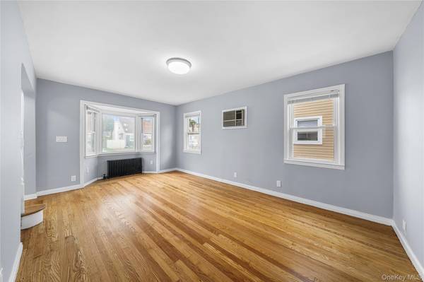 370 Locust AVE, Uniondale, NY 11553