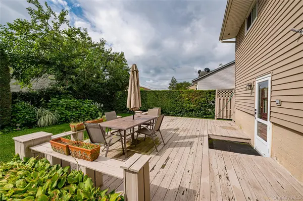 14 Westmoreland RD, Hicksville, NY 11801