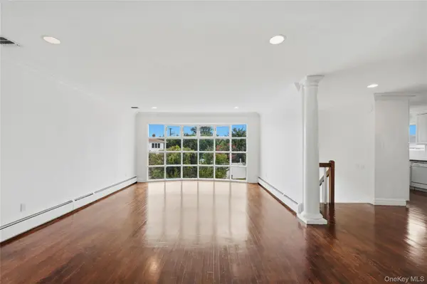 2054 Whalen AVE, Merrick, NY 11566