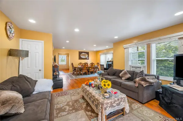 220-16 107th AVE, Queens Village, NY 11429