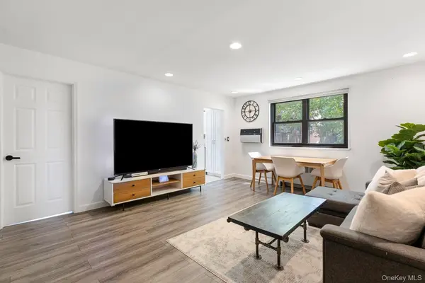 58 09 246th Crescent #upper unit, Douglaston, NY 11362