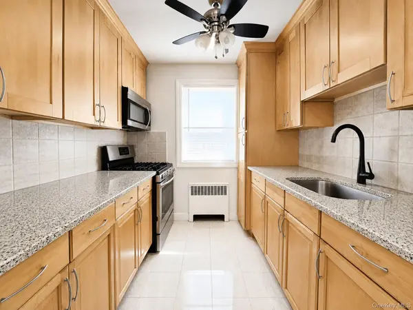 229-28 Kingsbury AVE #B, Bayside, NY 11364