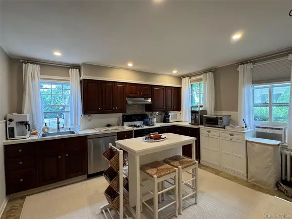 21 Mechanic ST, Huntington, NY 11743