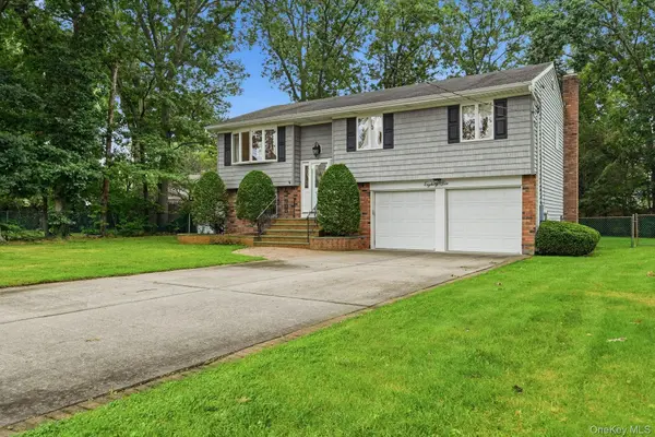 86 39th ST, Islip, NY 11751