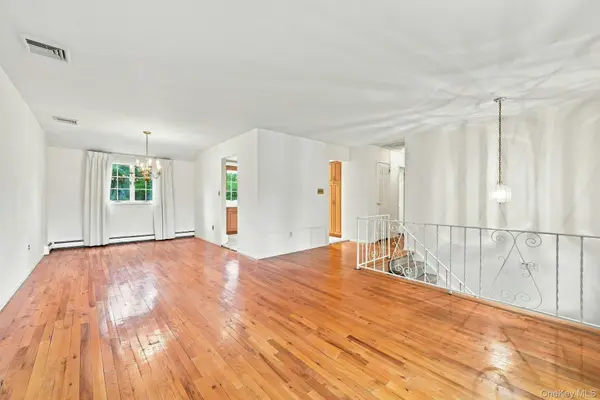 86 39th ST, Islip, NY 11751