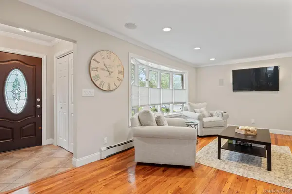 115 N John ST, Massapequa, NY 11758