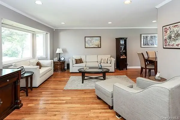 1102 Lawrence RD, Bellmore, NY 11710