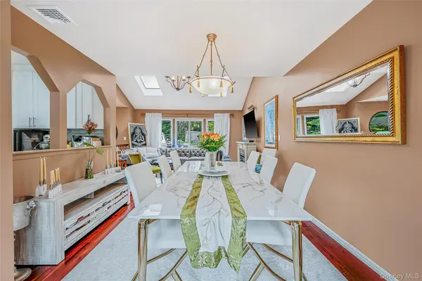25 Kellogg PL, Huntington Station, NY 11746