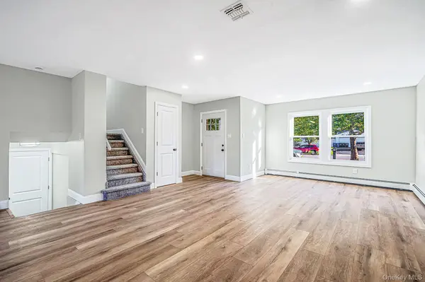 87 Sequoia DR, Coram, NY 11727