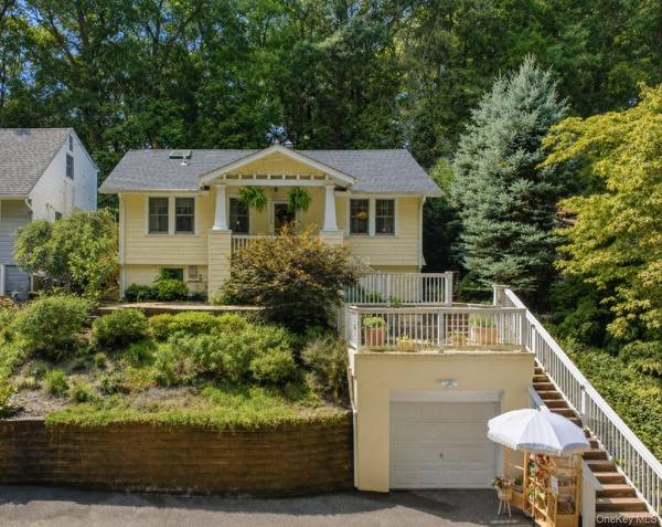 99 Norwood AVE, Northport, NY 11768