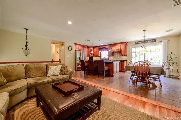 784 Newbridge RD, Bellmore, NY 11710