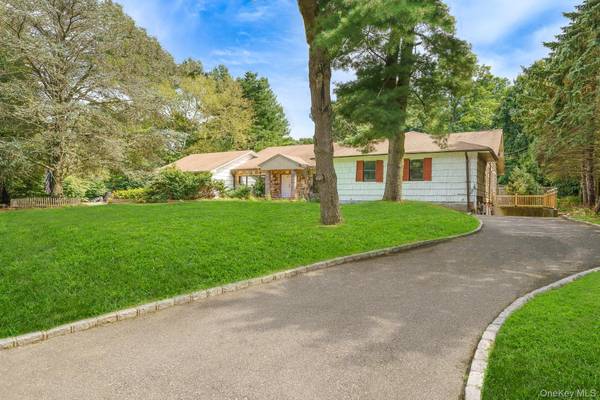 4 Rose CT, Centereach, NY 11720