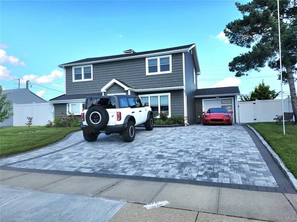 4185 Harriet RD, Bethpage, NY 11714