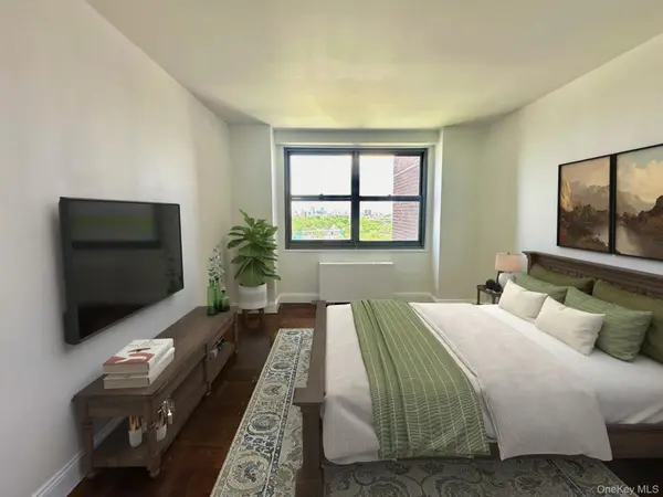 61-20 Grand Central Pkwy #A1402, Forest Hills, NY 11375