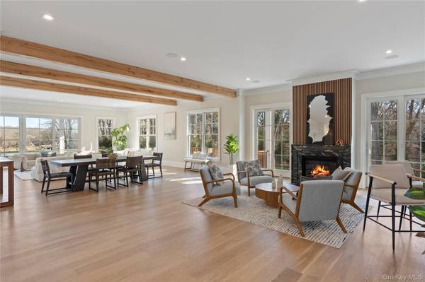 2590 Cox Neck RD, Mattituck, NY 11952