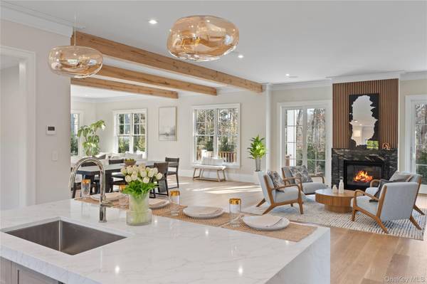 2590 Cox Neck RD, Mattituck, NY 11952