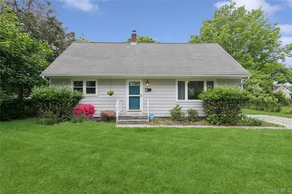 111 Miller RD, Southampton, NY 11968