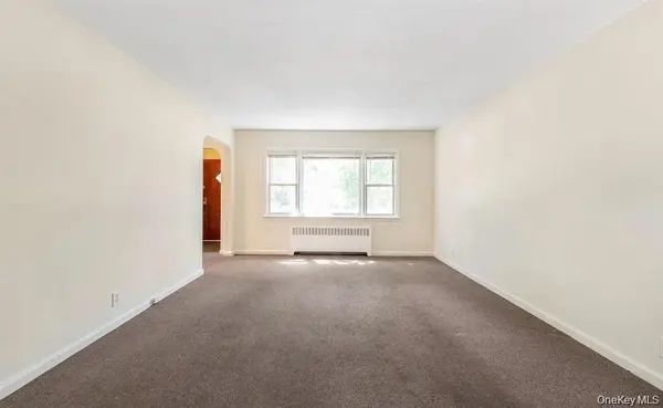 80-15A 168th ST, Flushing, NY 11432