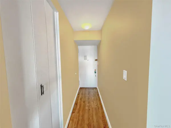 61-20 Grand Central Pkwy #A1008, Forest Hills, NY 11375