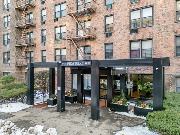 35-20 Leverich ST #209, Jackson Heights, NY 11372