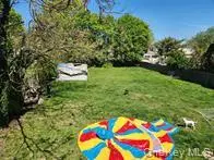 35 Mulford PL, Hempstead, NY 11550
