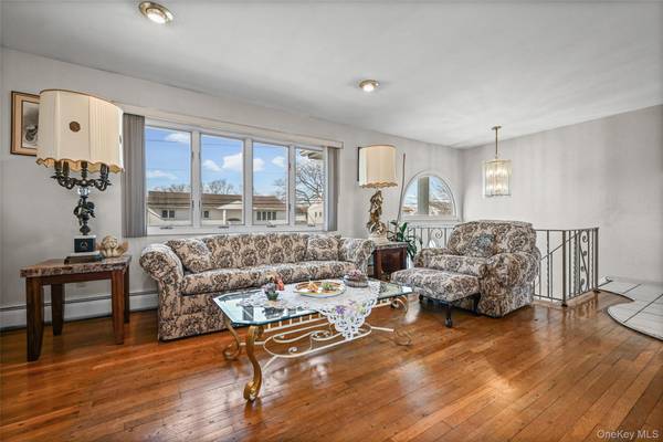 3727 Oceanside RD, Oceanside, NY 11572