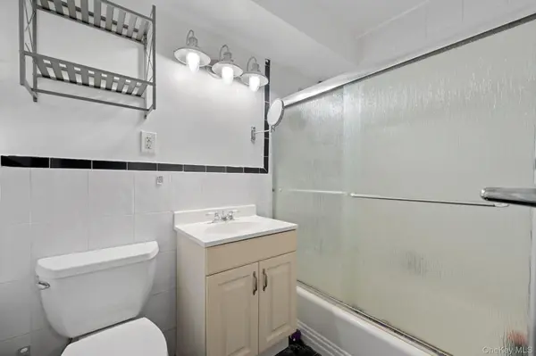 3121 Middletown RD #8A, Bronx, NY 10461