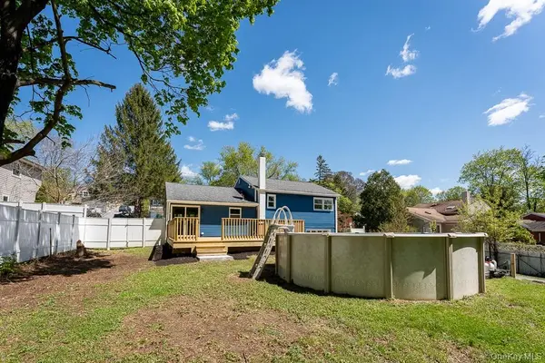 22 Oriole DR, Poughkeepsie, NY 12601
