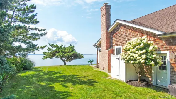 920 Cedar Point DR, Southold, NY 11971