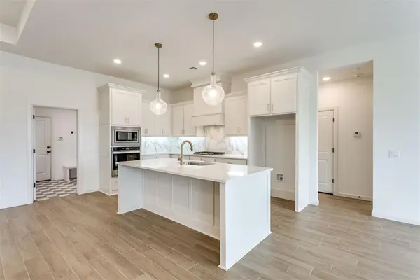 2405 Crystal Creek DR, Yukon, OK 73099