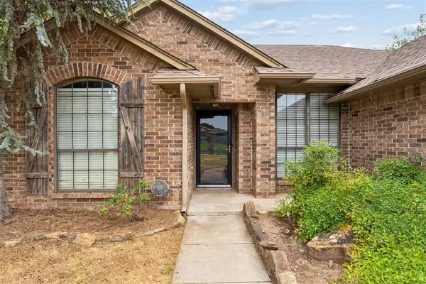 298 Harvest Hills RD, Harrah, OK 73045