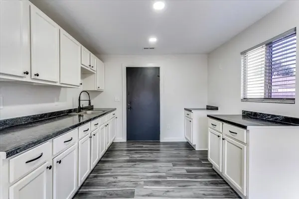 2969 S Davidson St, Wichita, KS 67210-1403