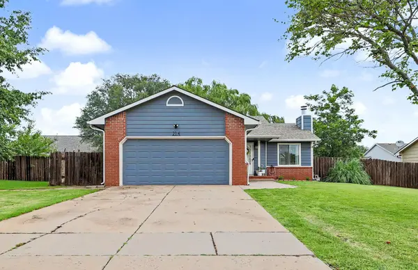214 E Country Walk, Mulvane, KS 67110