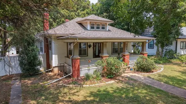 1408 E 6th, Winfield, KS 67156