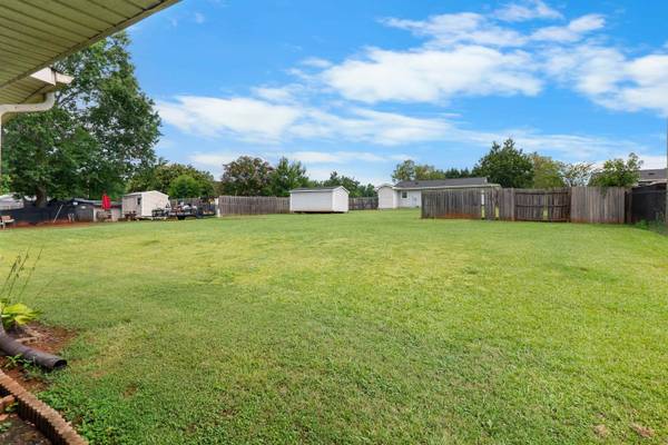 114 Blueberry LN, Inman, SC 29349