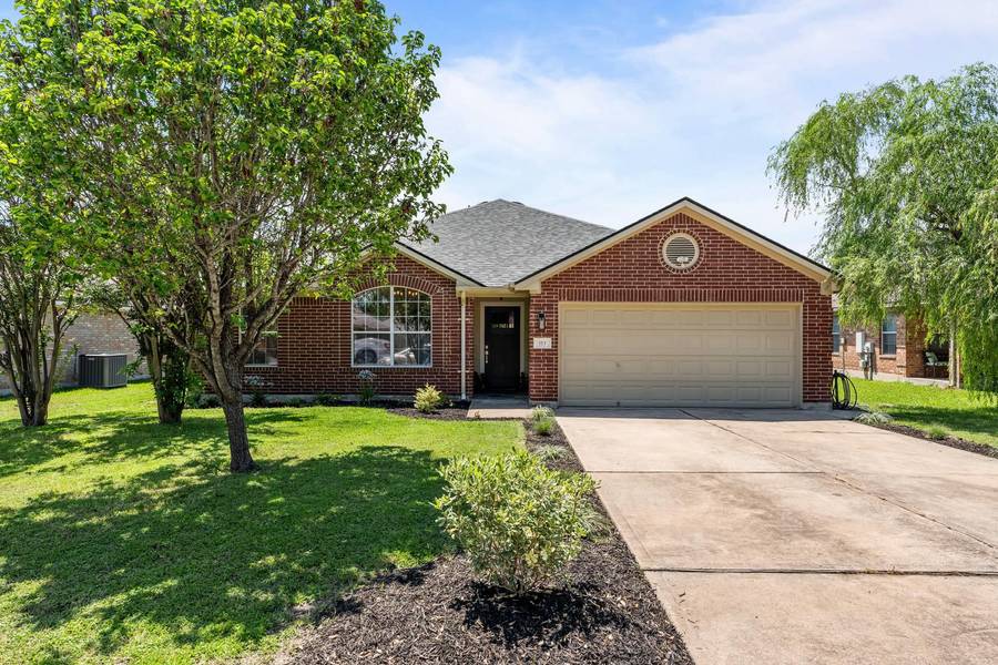 113 Hanstrom DR, Hutto, TX 78634