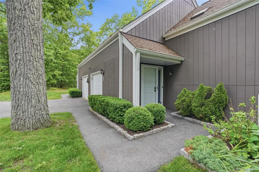2 Timberland PASS, Chappaqua, NY 10514