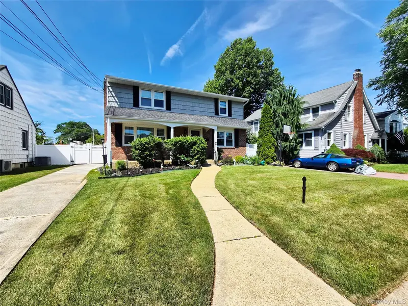 1920 Clemons ST, Bellmore, NY 11710