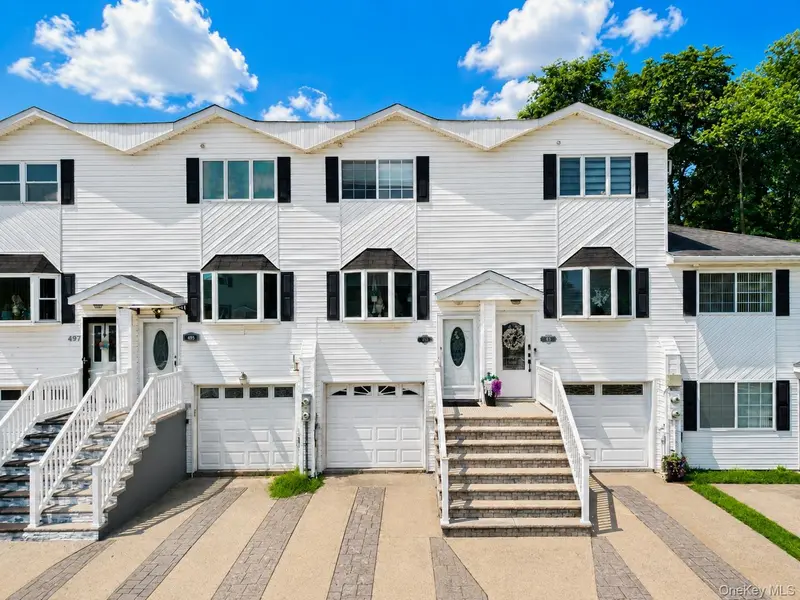 493 Medina ST, Staten Island, NY 10306