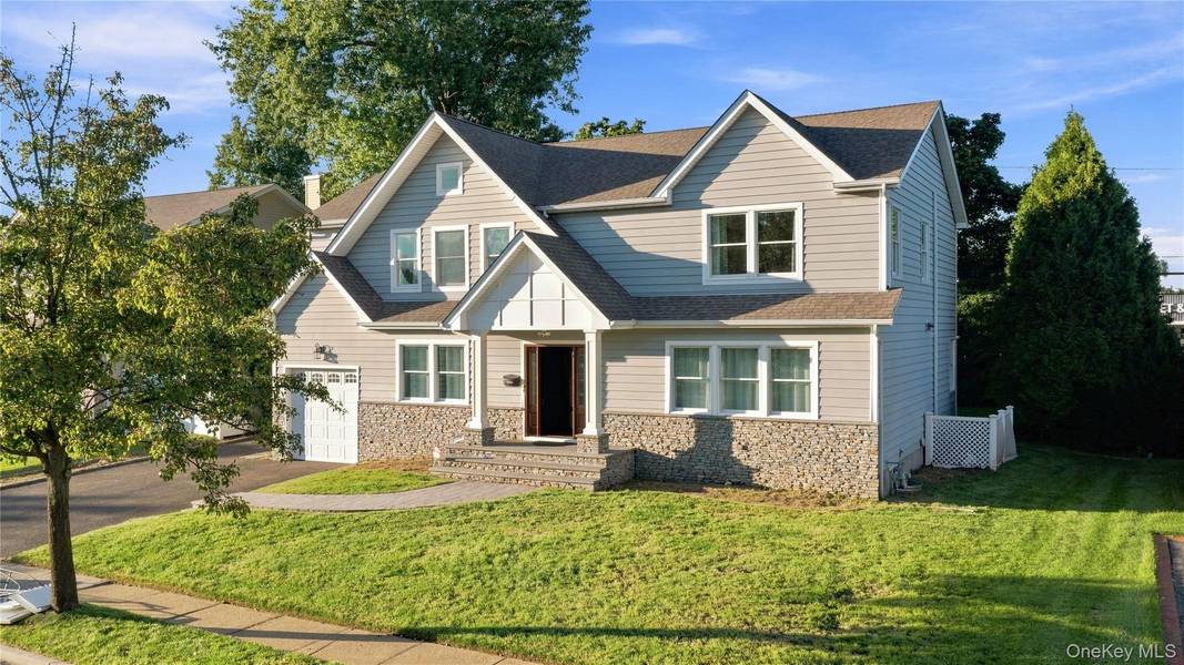 22 Forest DR, Jericho, NY 11753