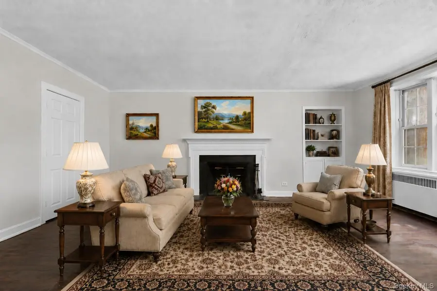 100 Pinewood RD #1C, Hartsdale, NY 10530