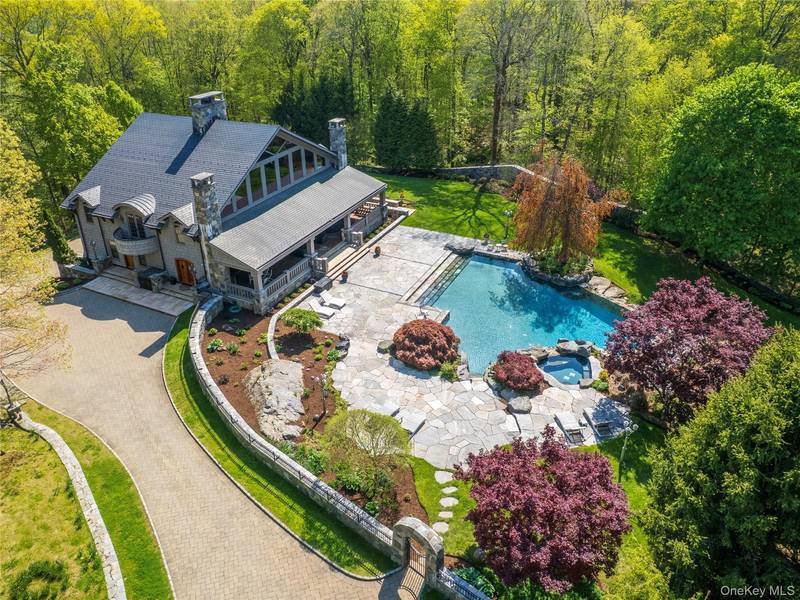 68 Quarry LN, Bedford, NY 10506