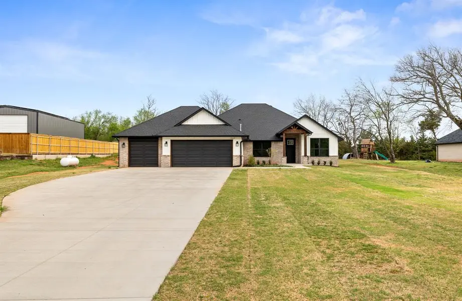 2412 County Road 1240, Blanchard, OK 73010