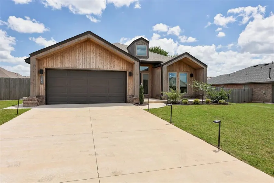 324 Megan CT, Blanchard, OK 73010