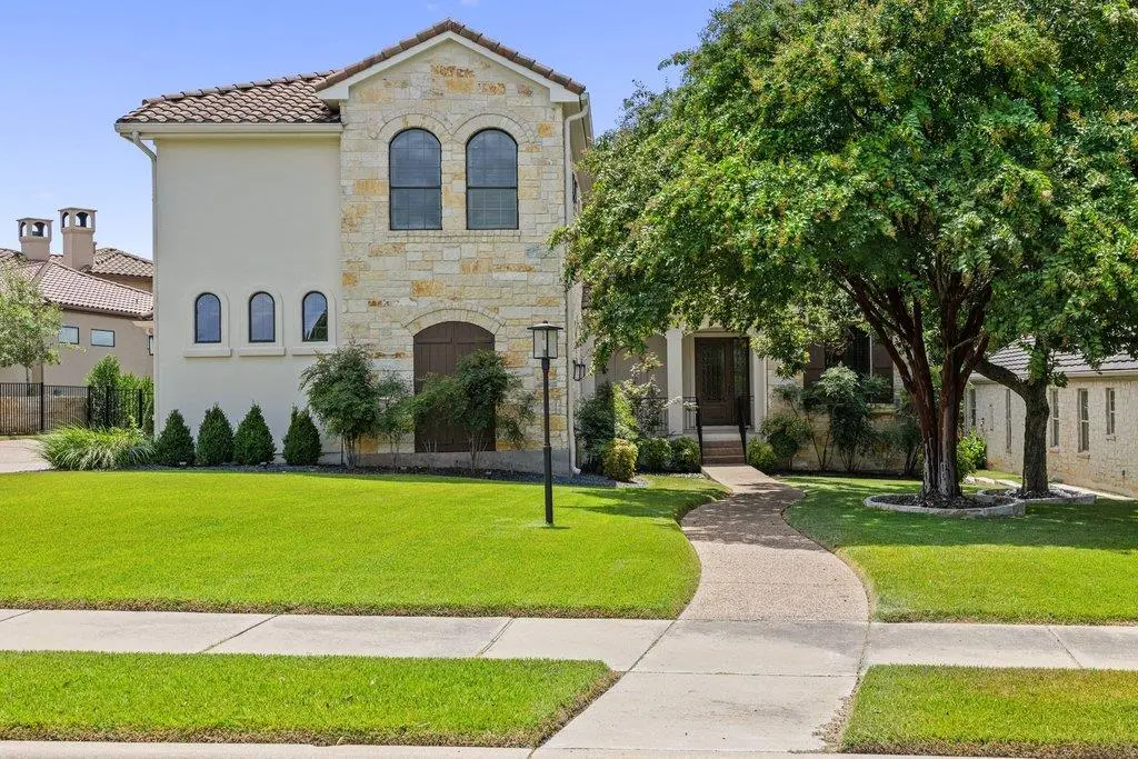 114 Golden Bear DR, Austin, TX 78738