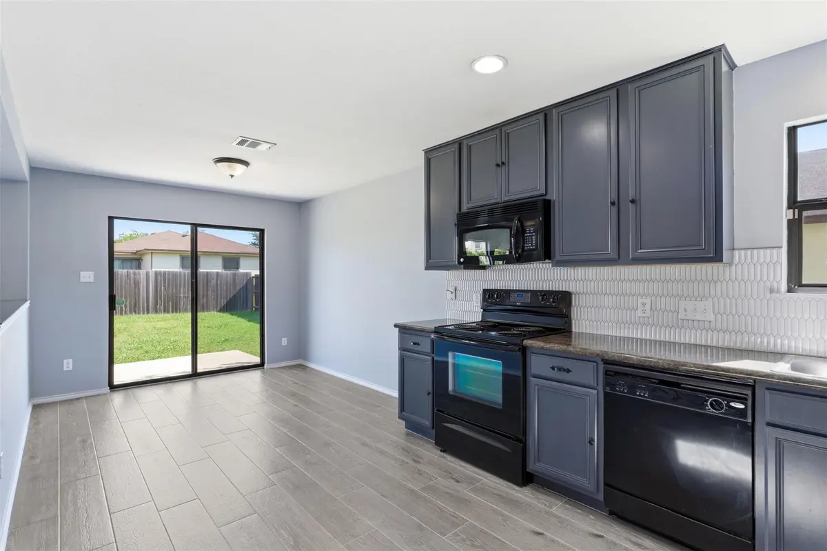 602 Yosemite TRL, Taylor, TX 76574