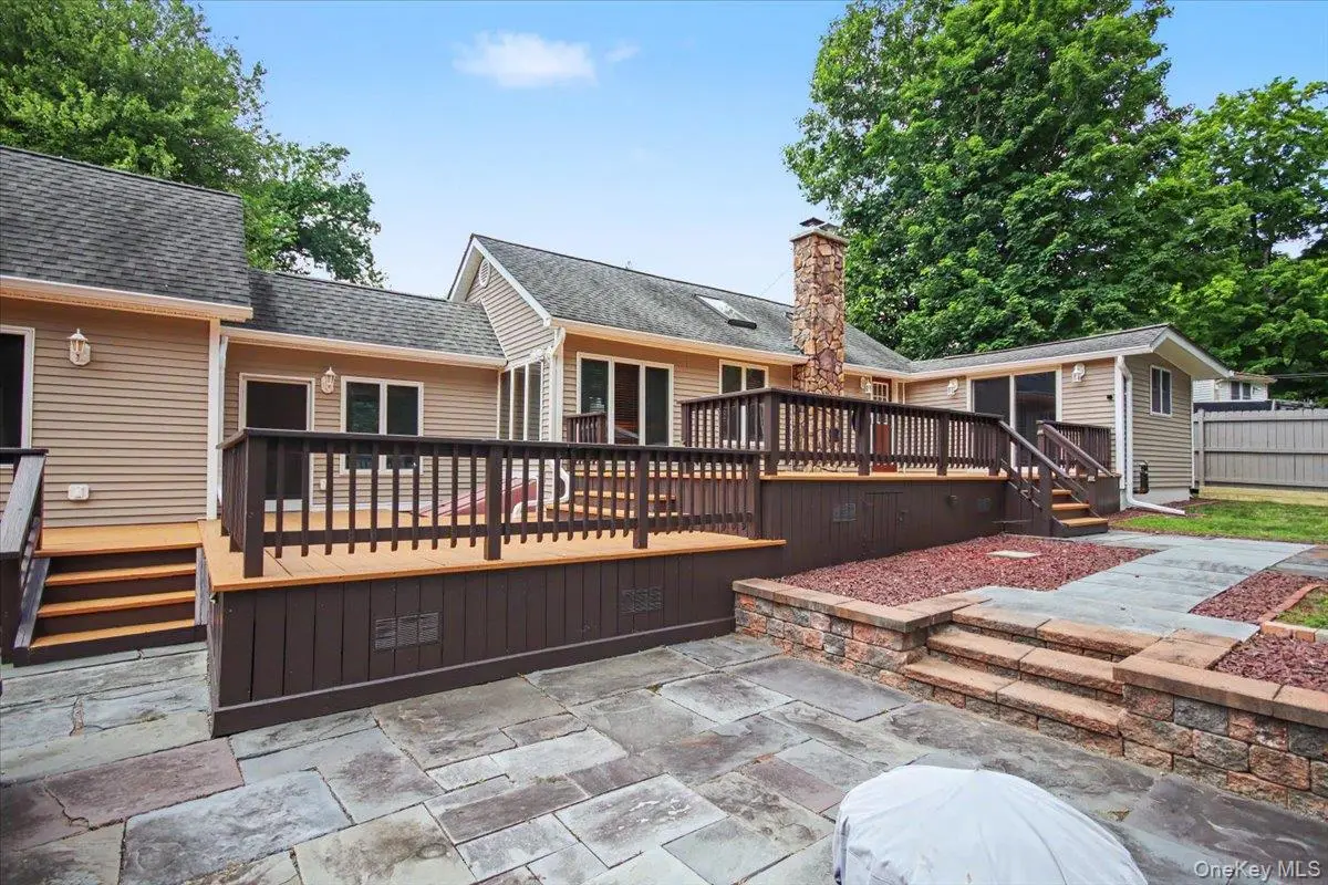 70 Camp DR, Rhinebeck, NY 12572
